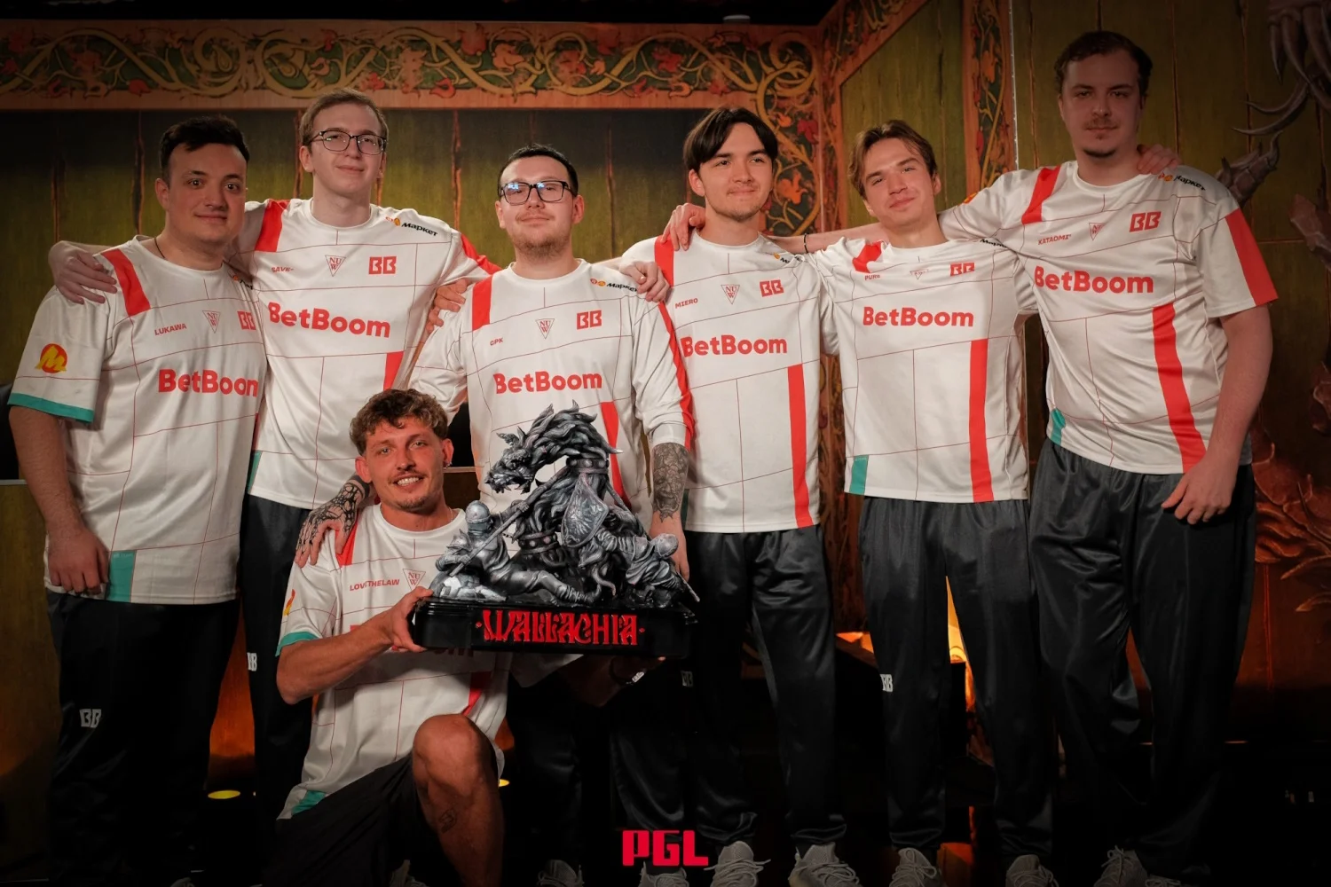 Team Falcons разбила BetBoom 2:0 в Dota 2 — без шансов на обеих картах 